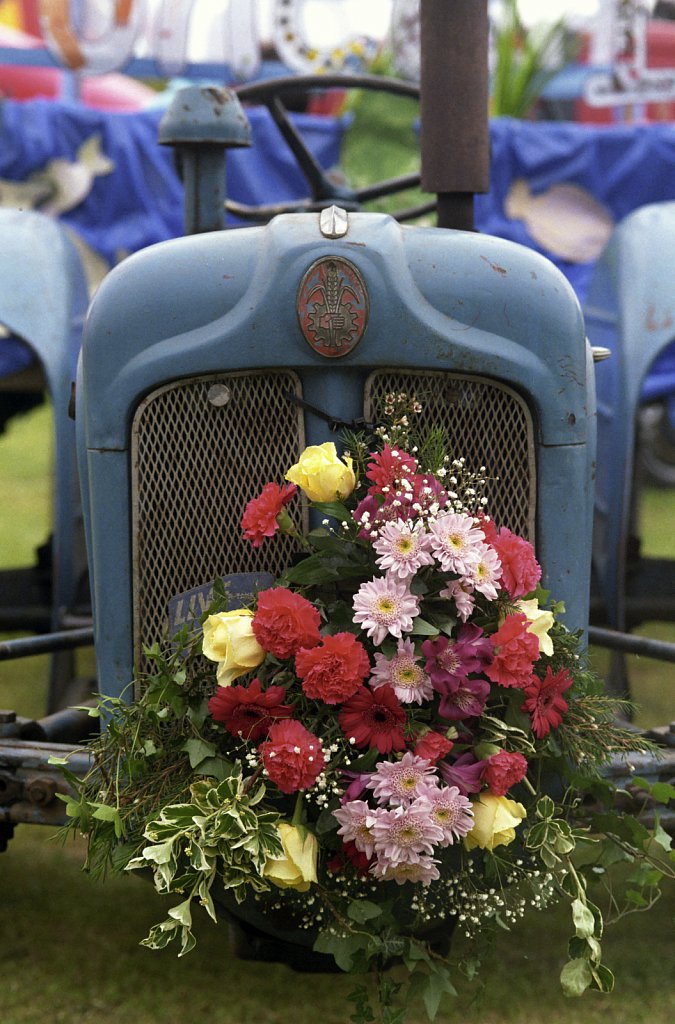 barber-decorated-tractors01.jpg