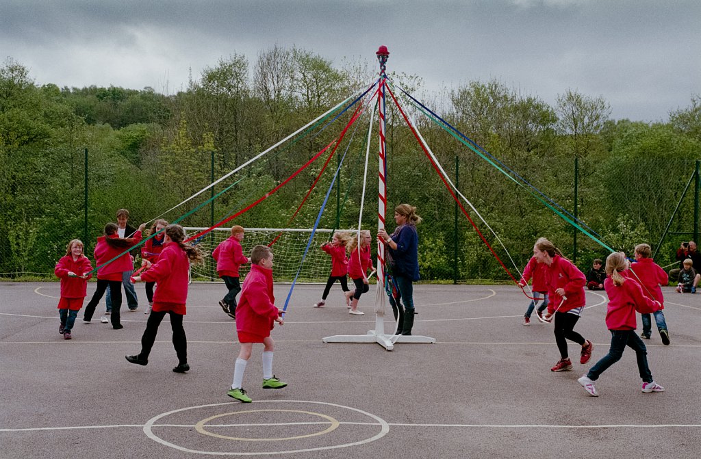 barber-maypole-dancing01.jpg