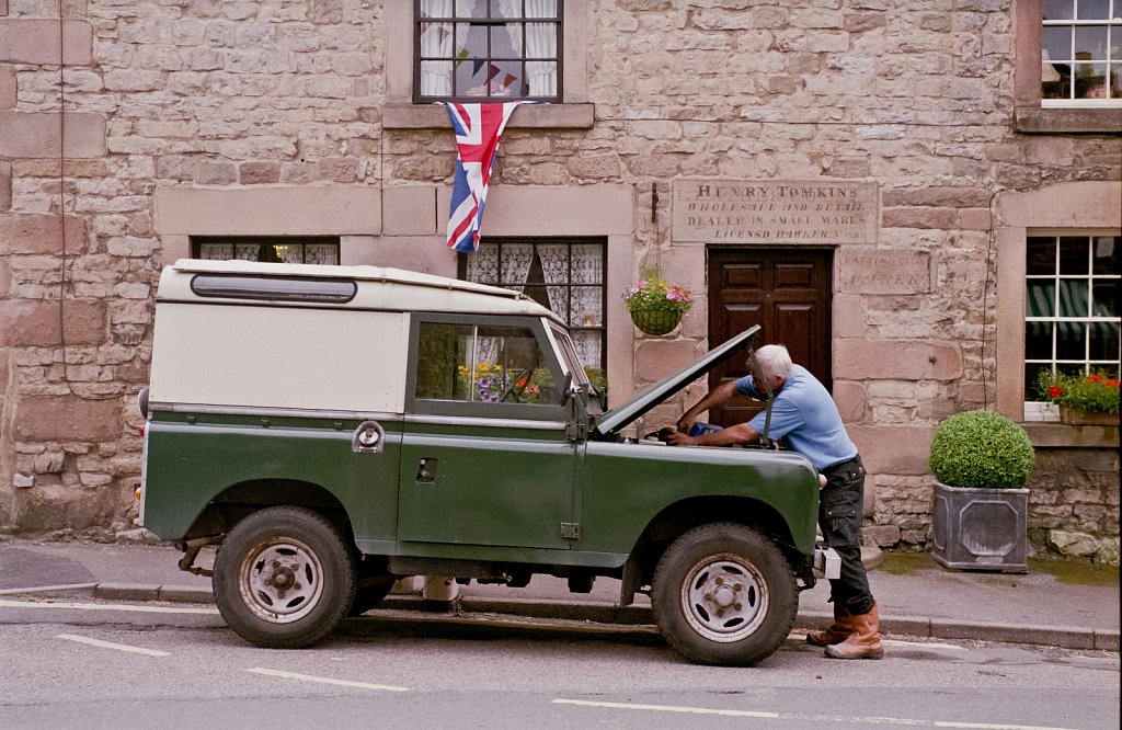 barber-landrover-winster01.jpg