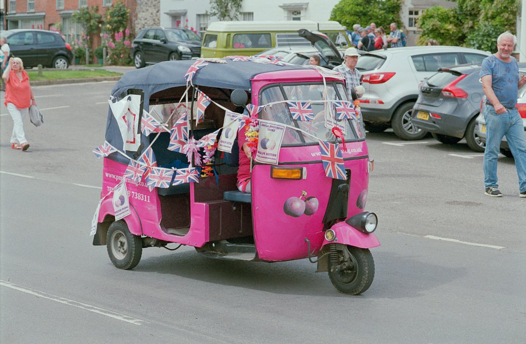 barber-burnham-market-carnival02.jpg