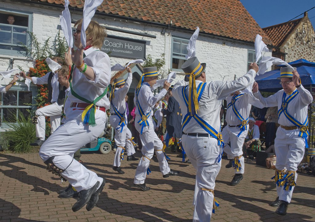 barber-morris-dancers03.jpg