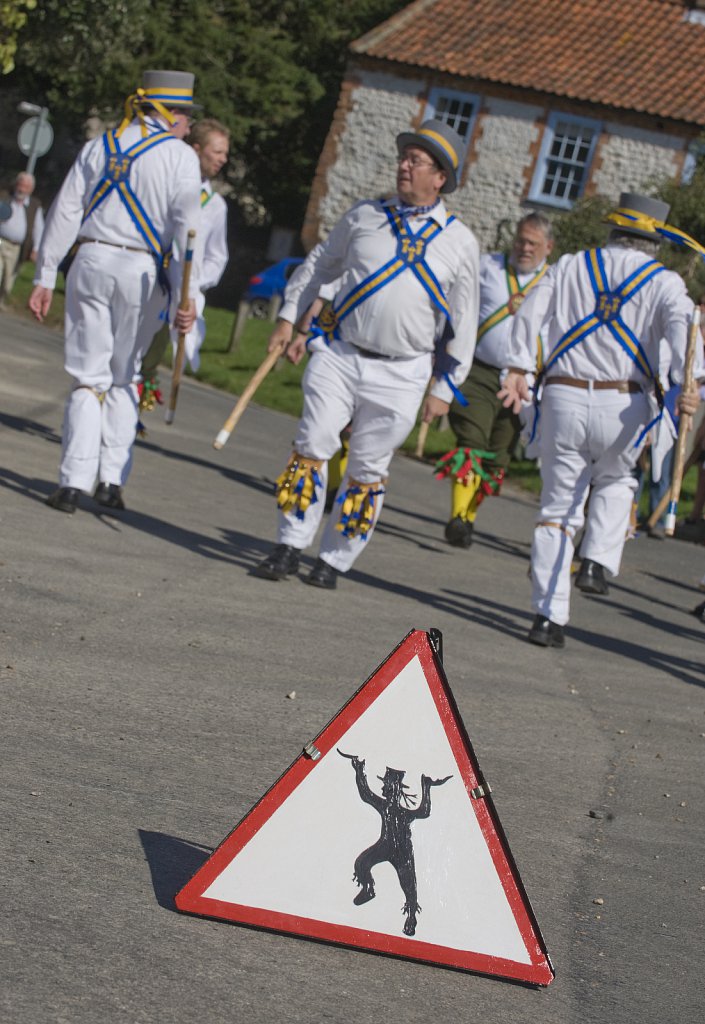 barber-morris-dancers12.jpg