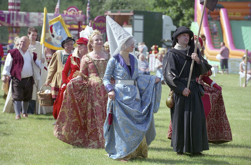 barber-lavenham-carnival4.jpg