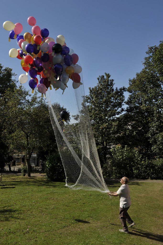 barber-balloon-release-03.jpg