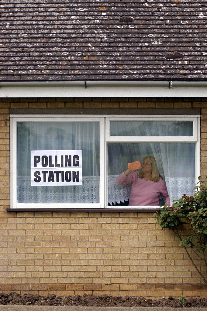 barber-chettisham-polling-station01.jpg