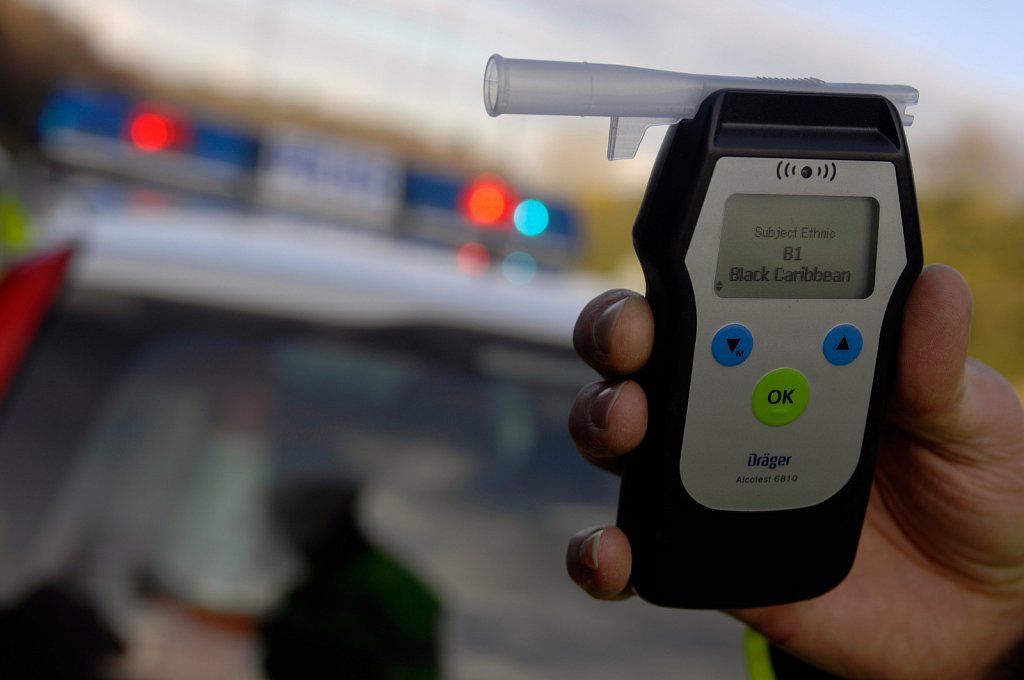 barber-police-breathalyser-7.jpg